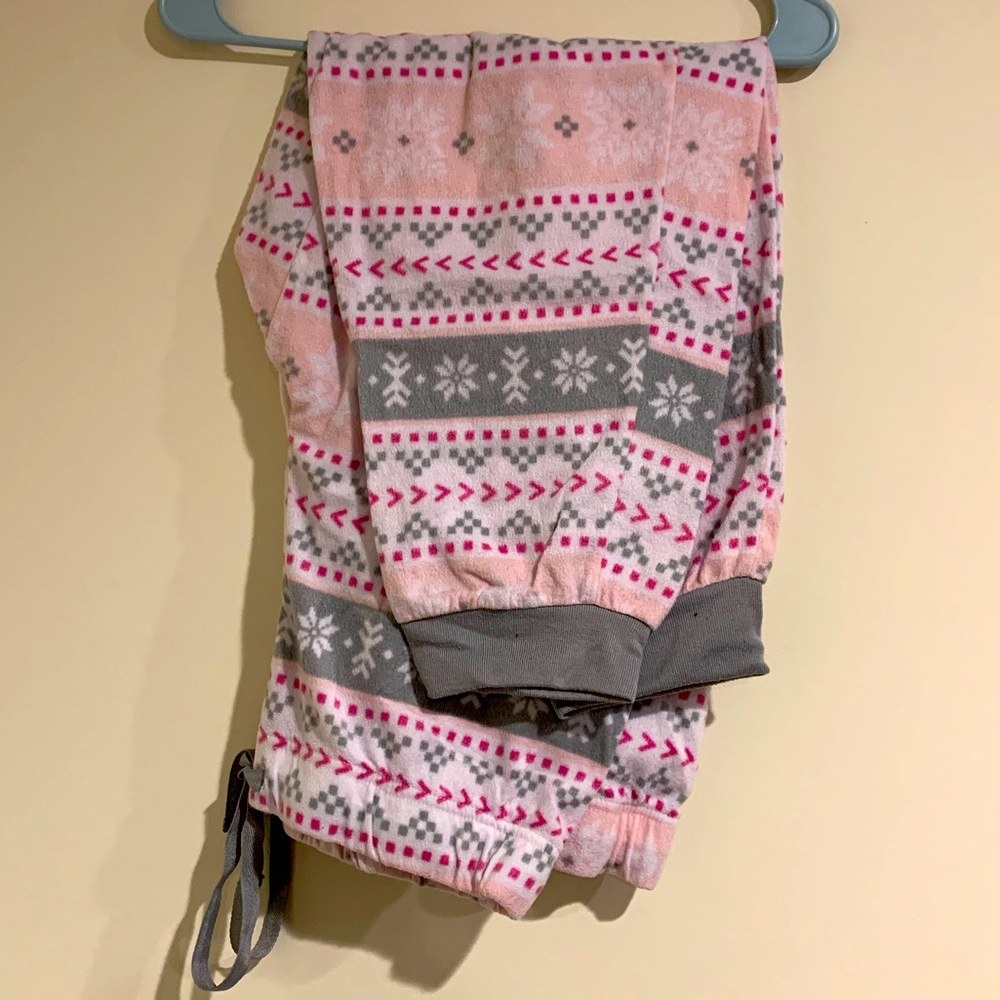 2/$20 ❄️ Fleece Pajama Pants